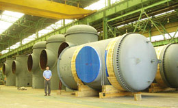 LARGE BUCKET TYPE STRAINER